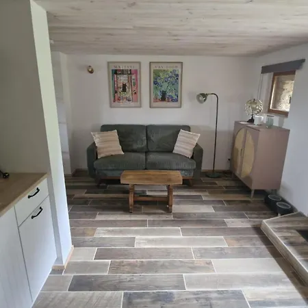 여관 La Maison Rose Bertignat